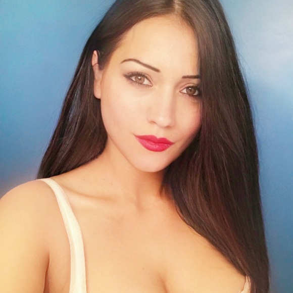 Meet your Posher, Evelyn - Picture 2 of 2